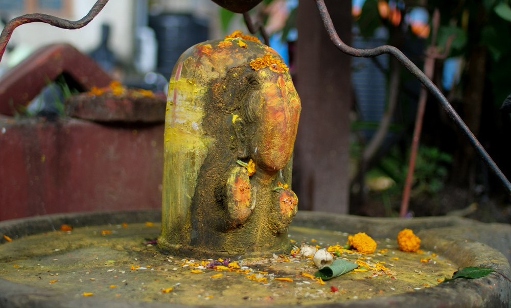 shiva linga.jpg
